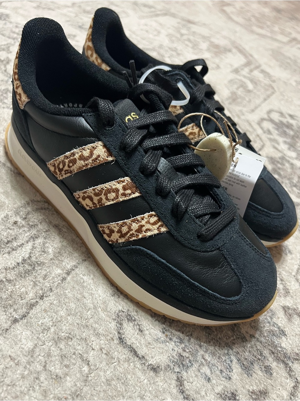 Adidas Run 70s 2.0 Women's sneakers in Core Black/ Preloved Brown/ Magic Beige